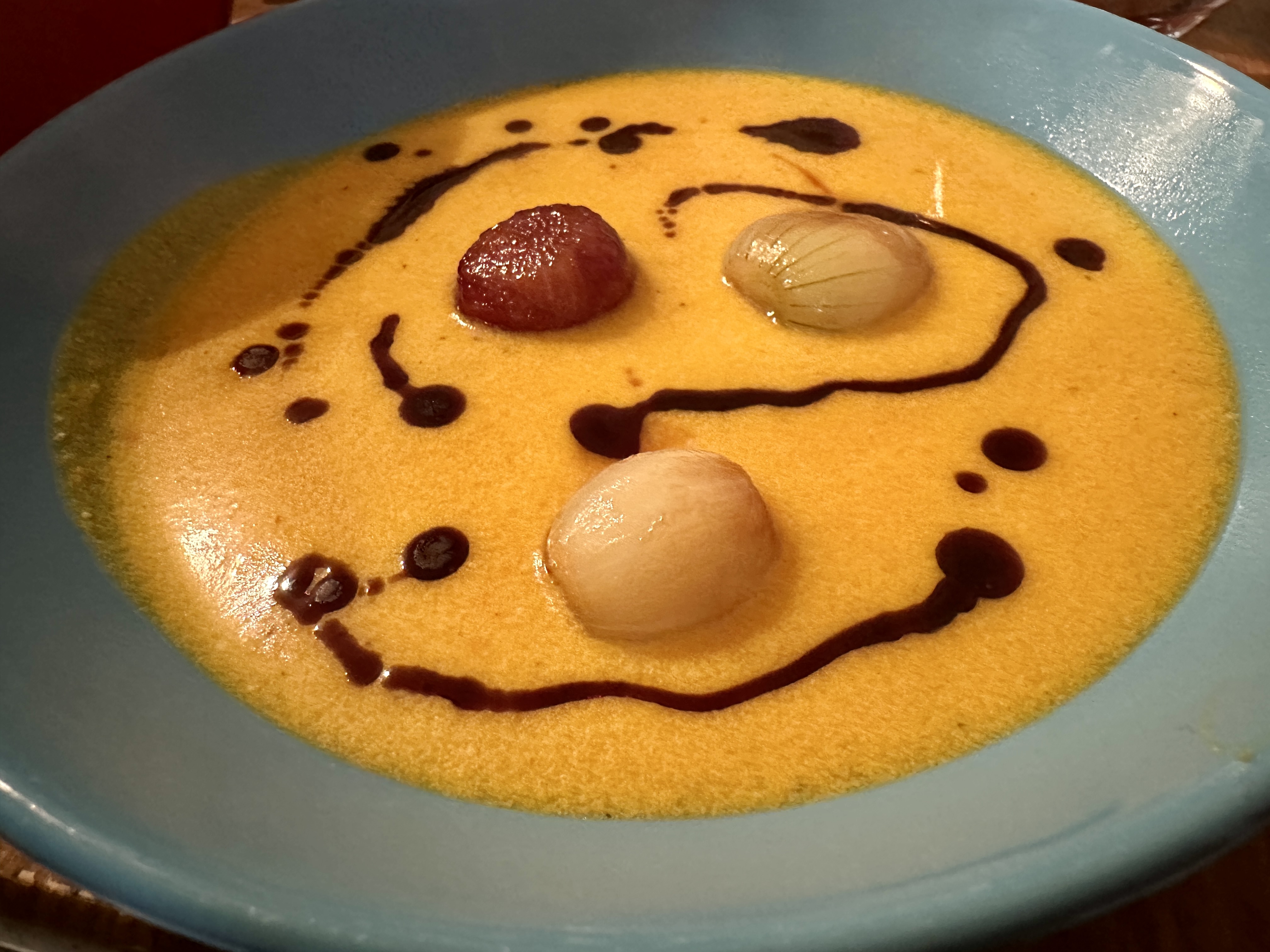 <i>Winterliche</i><i>K&uuml;rbissuppe</i>